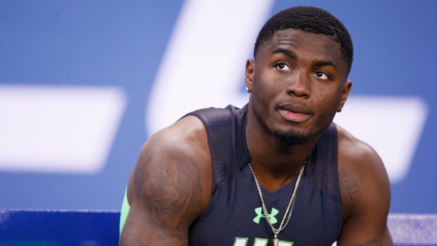 vikings-minicamp-laquon-treadwell-prank.jpg